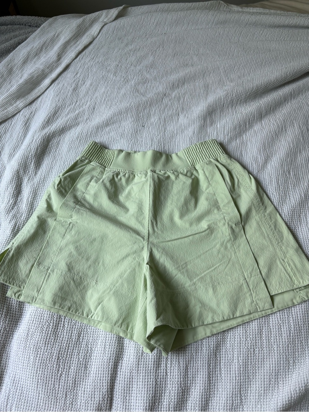 Lululemon Stretch Woven Relaxed-Fit High-Rise Short 4"